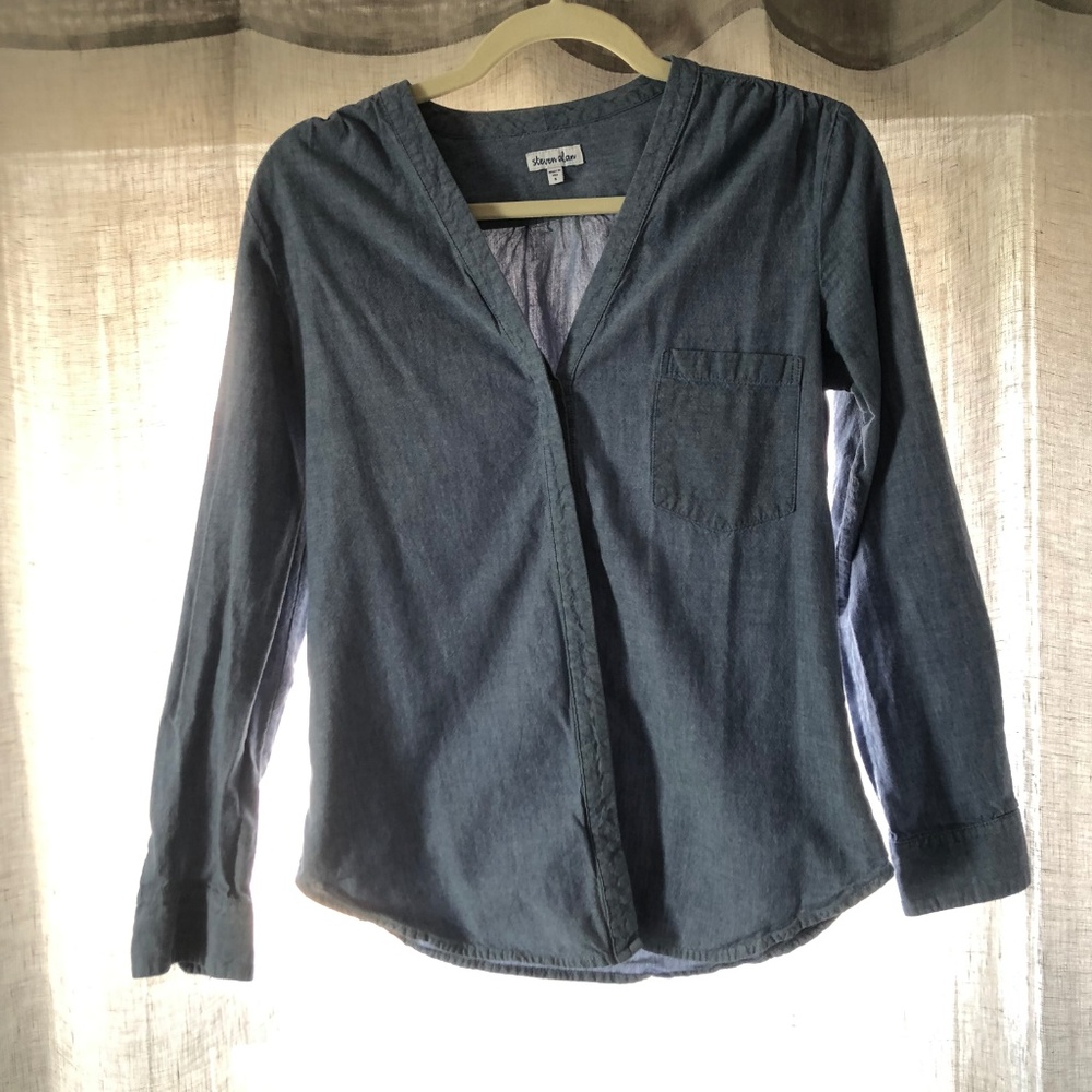 Steven Alan small chambray button up shirt